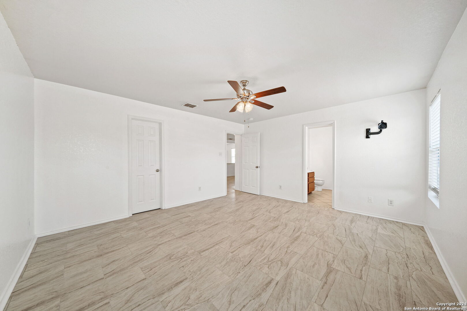 320 Lonestar Gait Schertz TX 78154