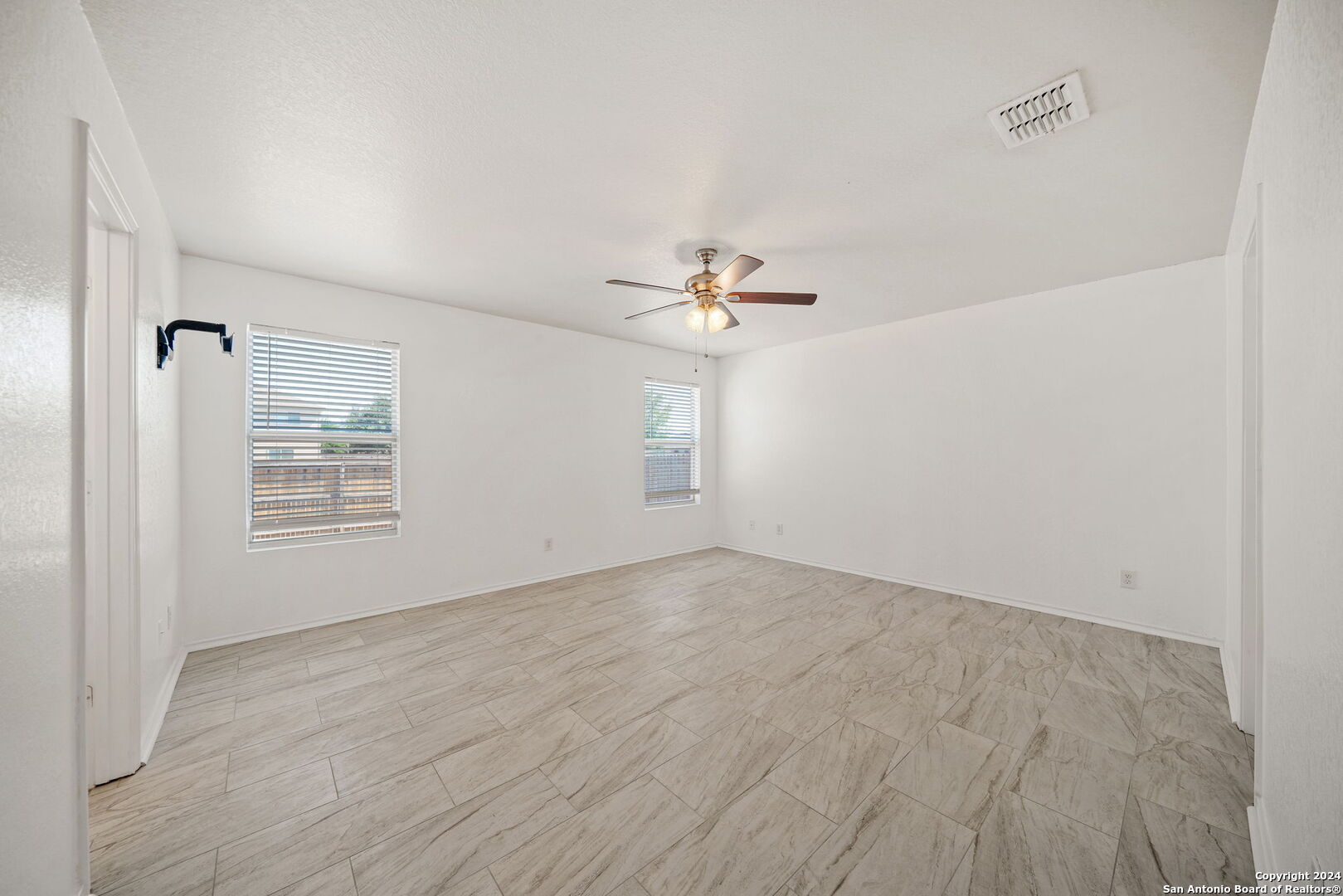 320 Lonestar Gait Schertz TX 78154
