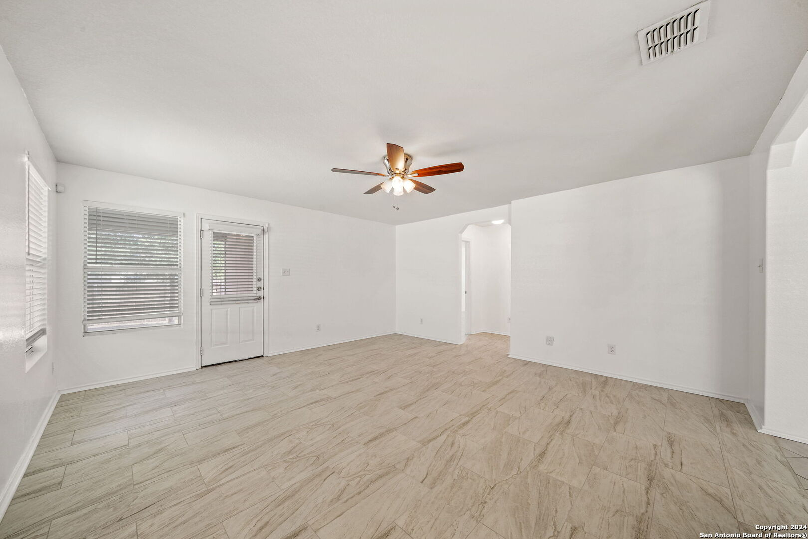 320 Lonestar Gait Schertz TX 78154