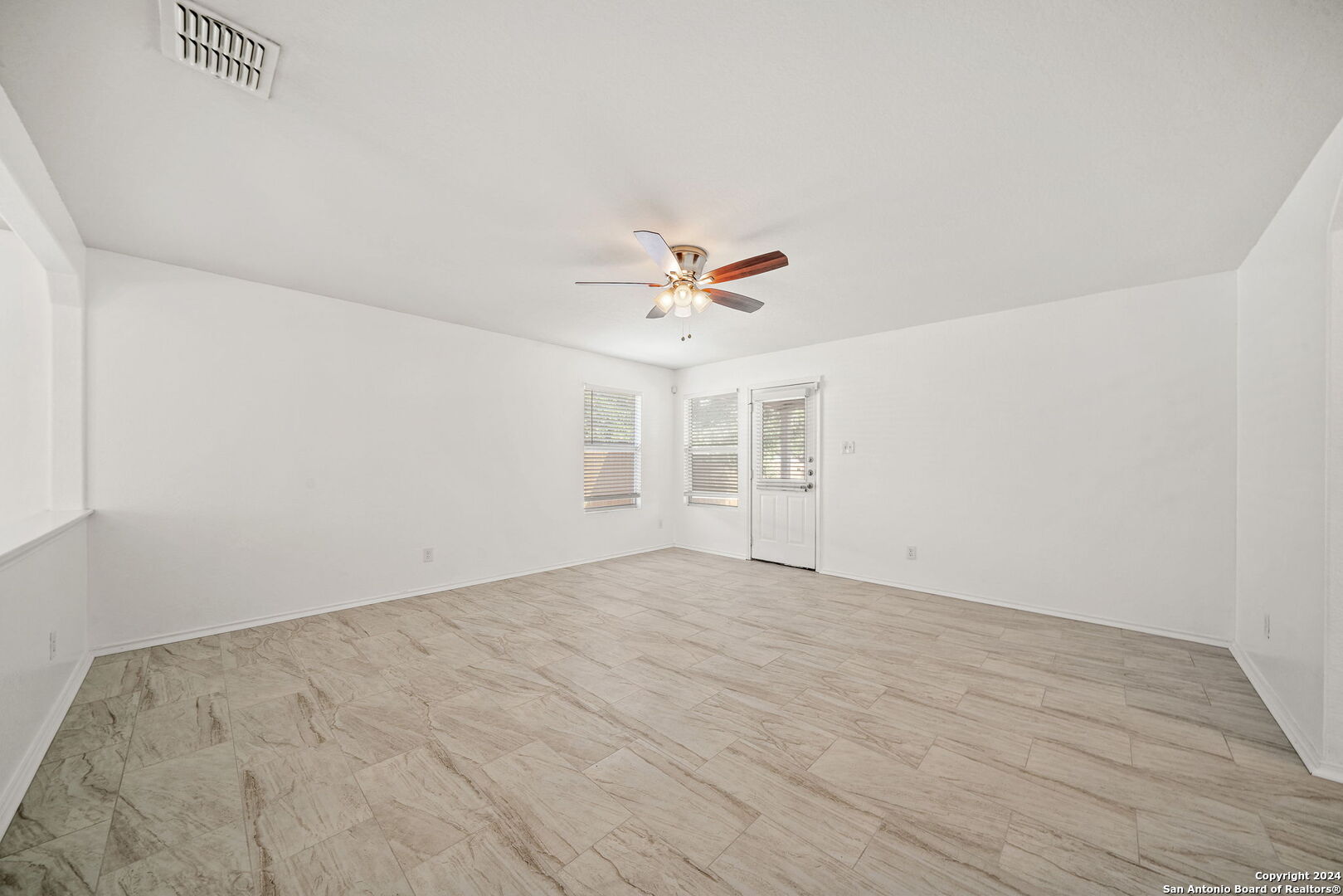 320 Lonestar Gait Schertz TX 78154