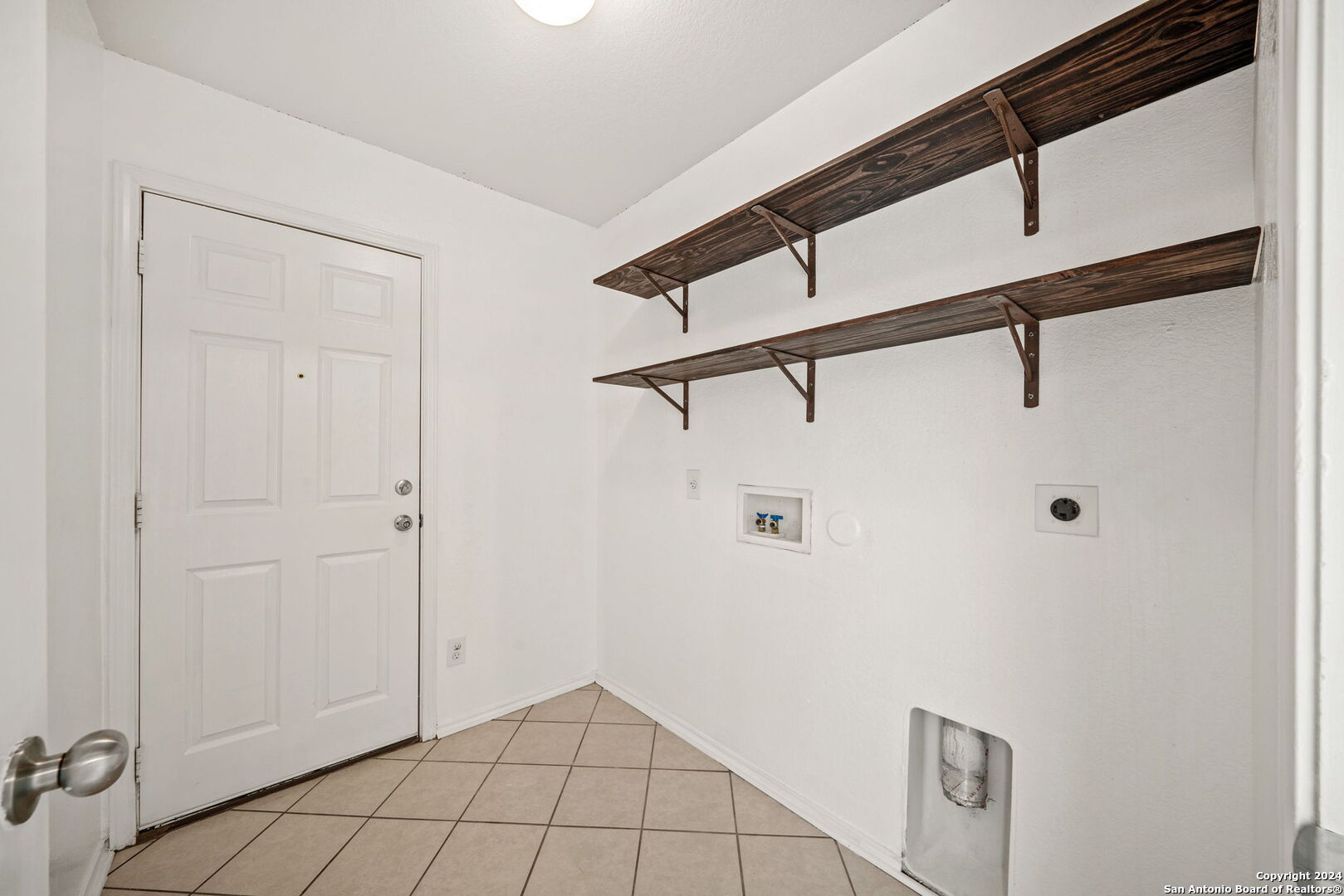 320 Lonestar Gait Schertz TX 78154