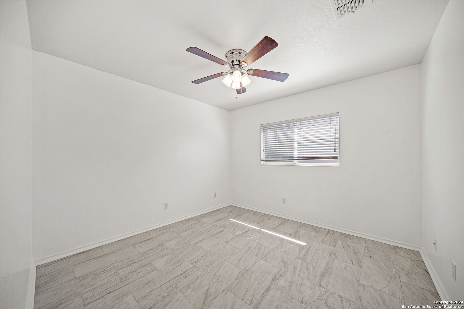 320 Lonestar Gait Schertz TX 78154