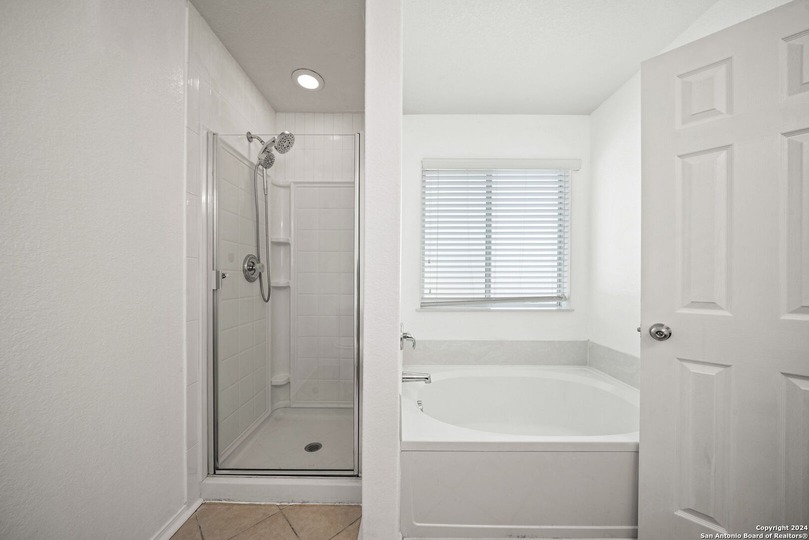 320 Lonestar Gait Schertz TX 78154