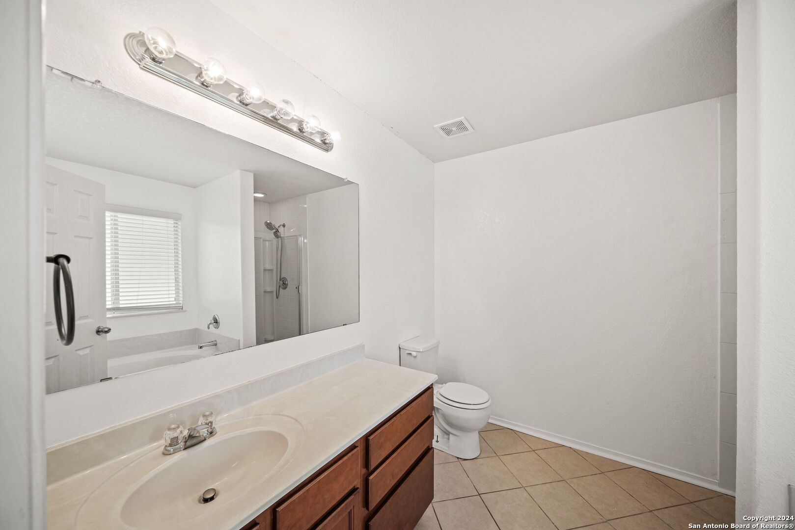 320 Lonestar Gait Schertz TX 78154