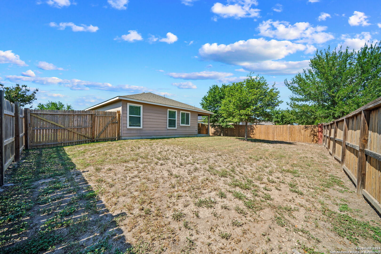 320 Lonestar Gait Schertz TX 78154