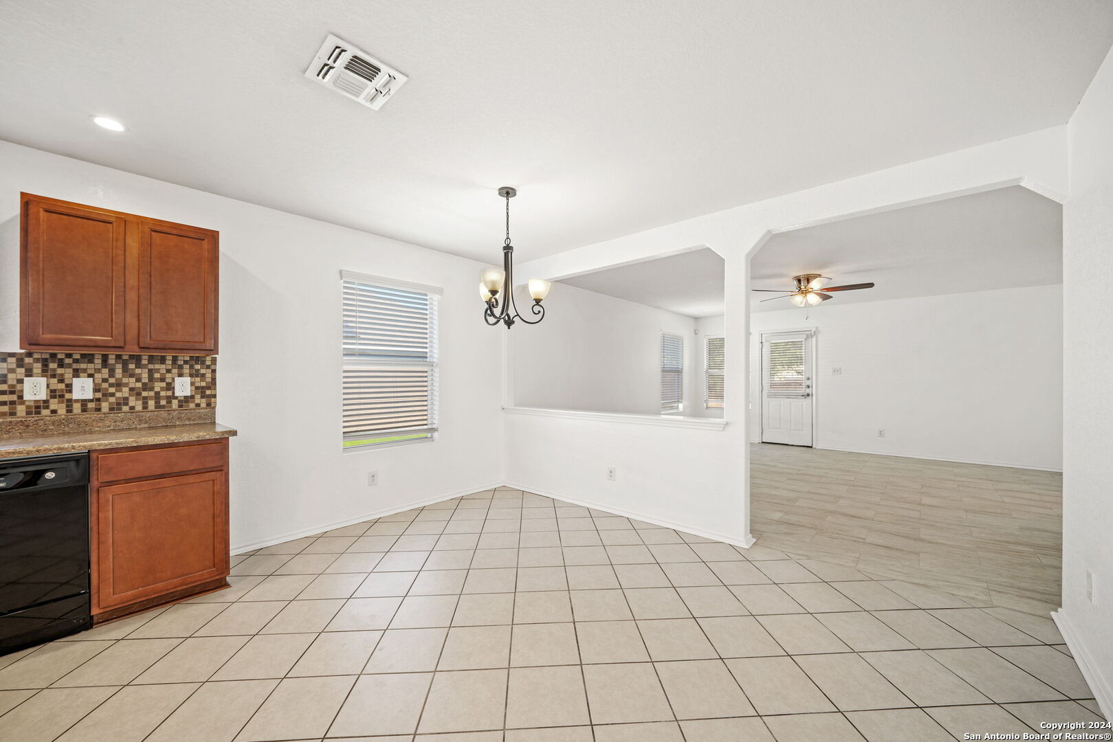 320 Lonestar Gait Schertz TX 78154