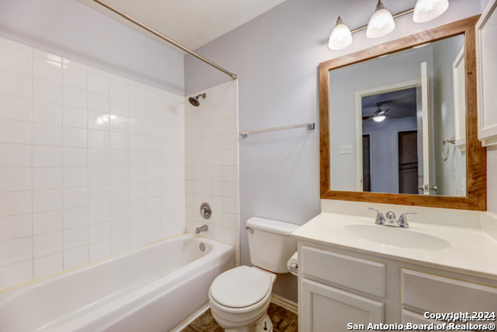 6062 Bantry Bay San Antonio TX 78240