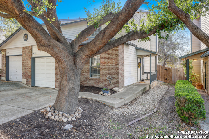 6062 Bantry Bay San Antonio TX 78240