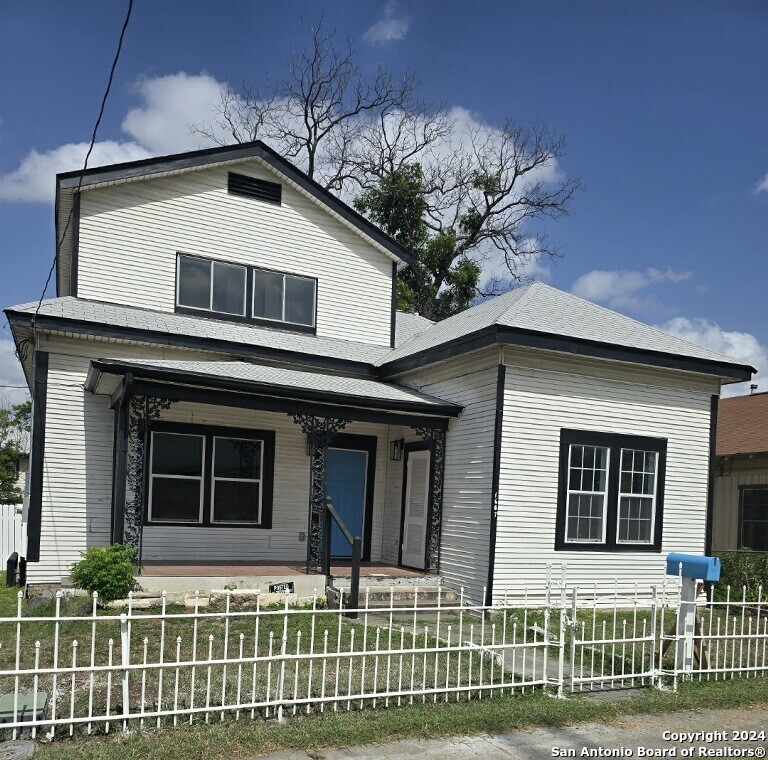 1607 N Pine Street San Antonio TX 78208
