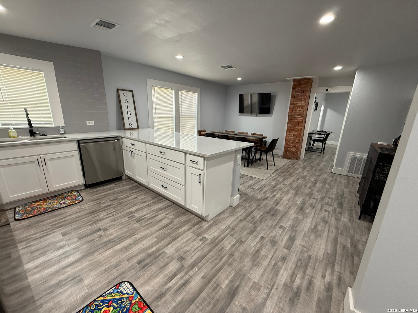 1607 N Pine Street San Antonio TX 78208