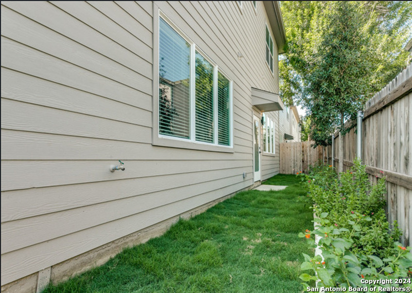 1618 W Lawndale Drive San Antonio TX 78209