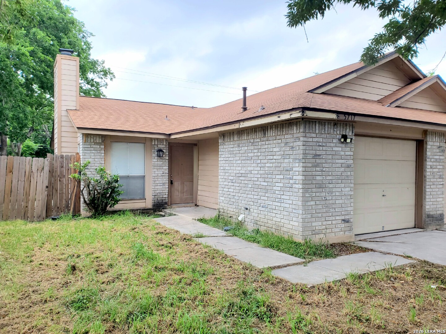 5717 Lochmoor San Antonio TX 78244