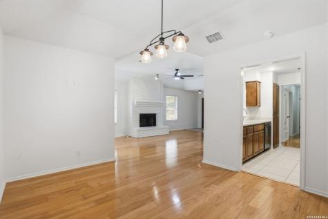 1826 Encino Rio San Antonio TX 78259