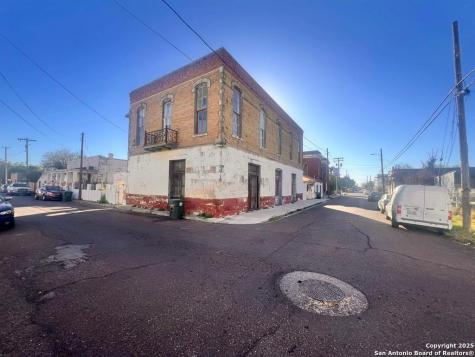520 Davis Avenue Laredo TX 78040