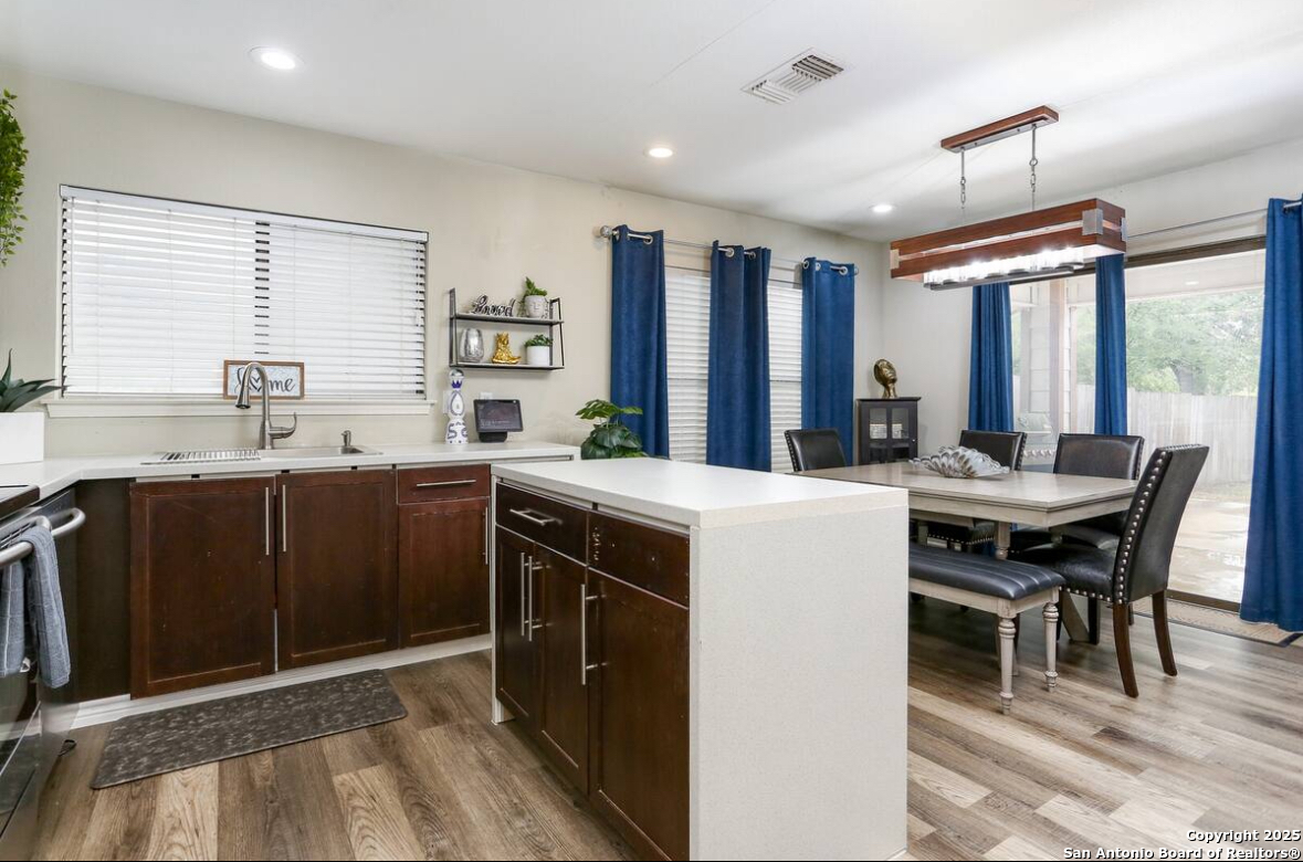 647 River Village San Antonio TX 78245