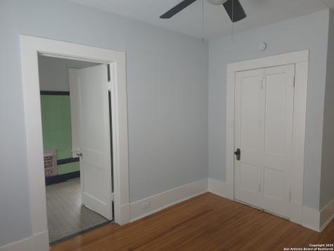 1120 W Woodlawn Avenue San Antonio TX 78201