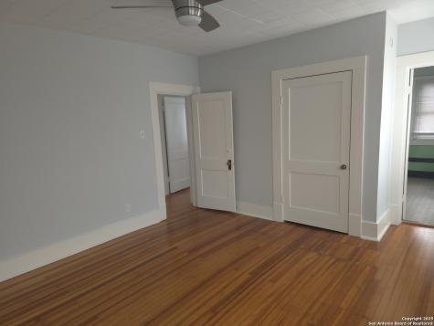 1120 W Woodlawn Avenue San Antonio TX 78201