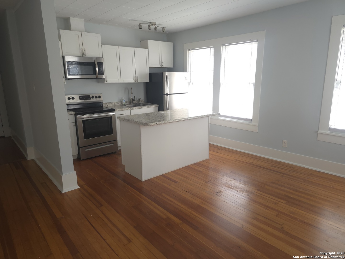1120 W Woodlawn Avenue San Antonio TX 78201