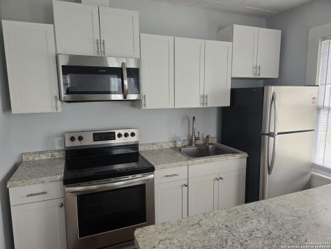 1120 W Woodlawn Avenue San Antonio TX 78201