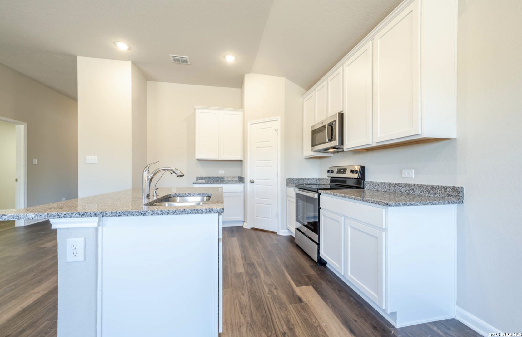 7106 Emerald Valley San Antonio TX 78242