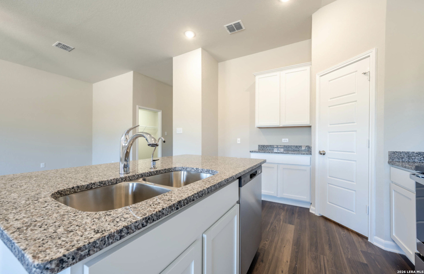 7106 Emerald Valley San Antonio TX 78242