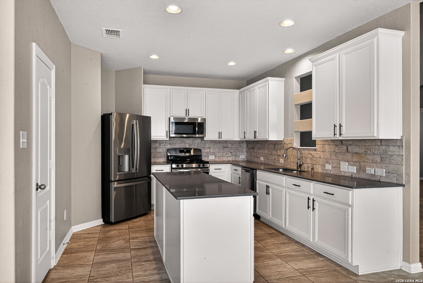 6661 Bowie Cove Cibolo TX 78108