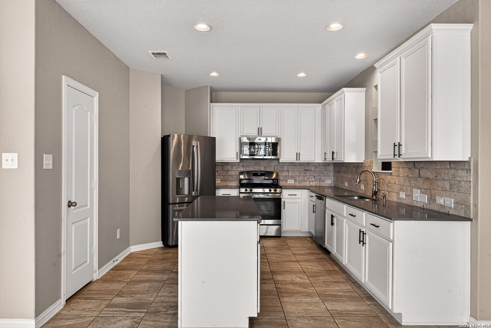 6661 Bowie Cove Cibolo TX 78108