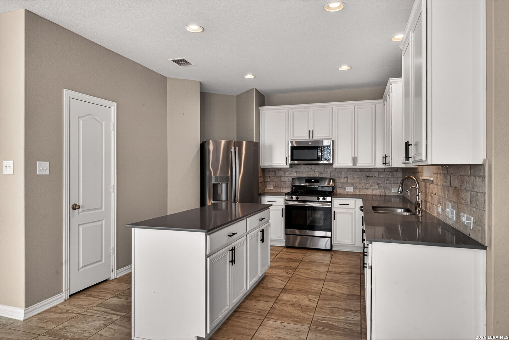 6661 Bowie Cove Cibolo TX 78108