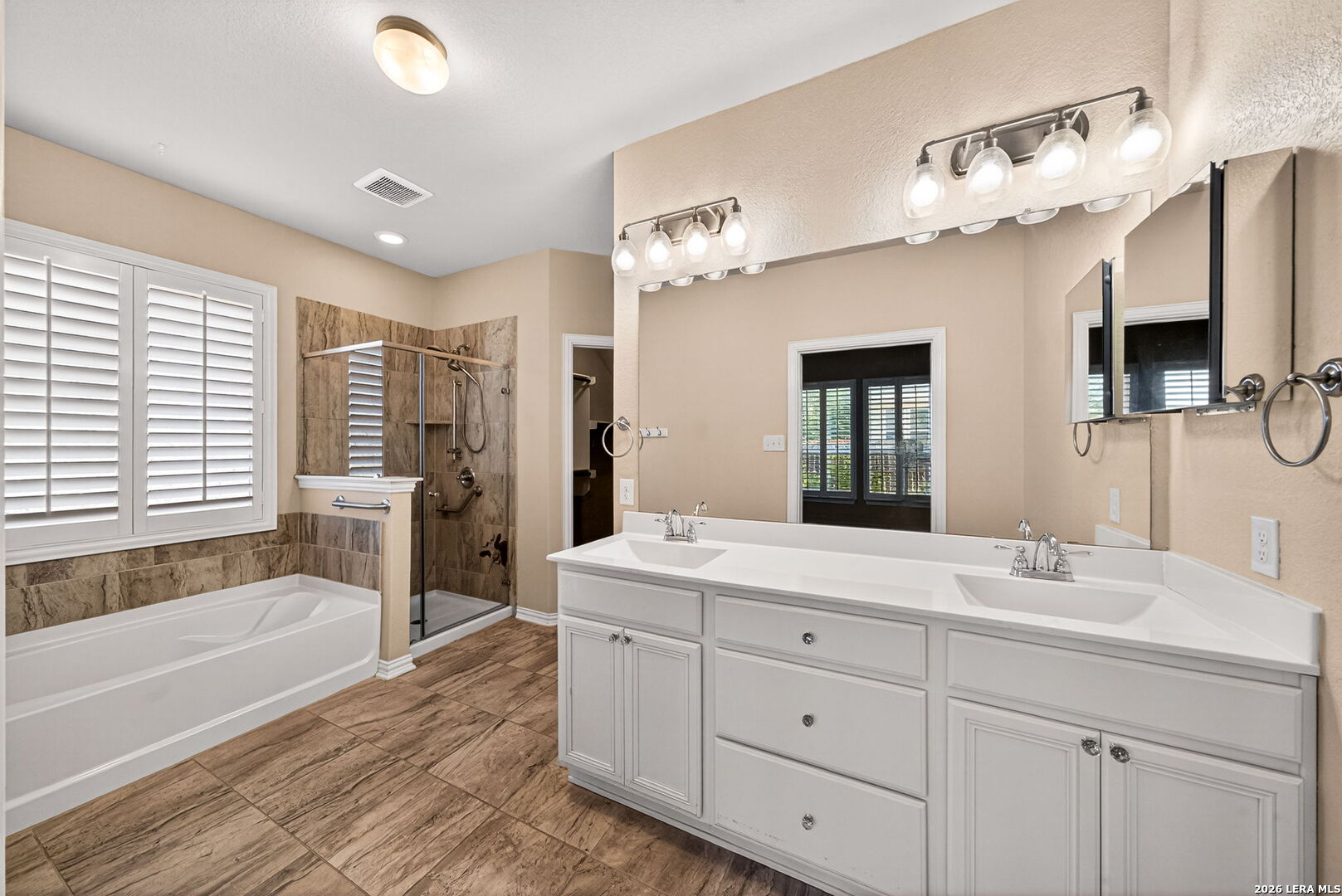 6661 Bowie Cove Cibolo TX 78108