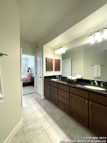 7342 Oak Manor San Antonio TX 78229