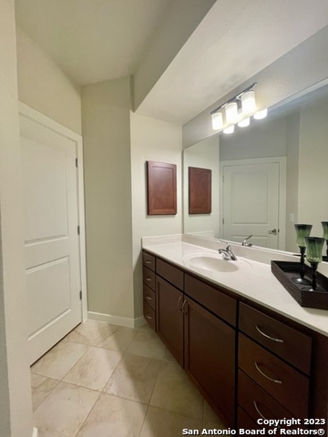 7342 Oak Manor San Antonio TX 78229