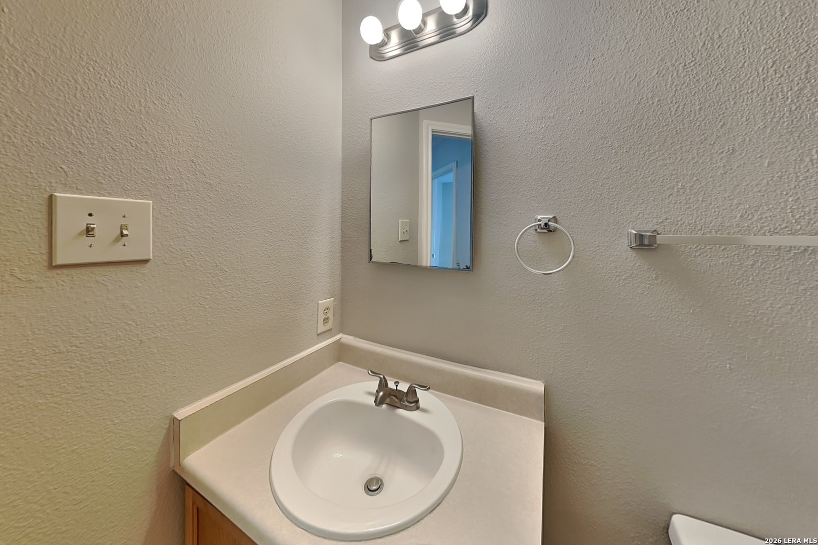 2162 Mossy Creek San Antonio TX 78245