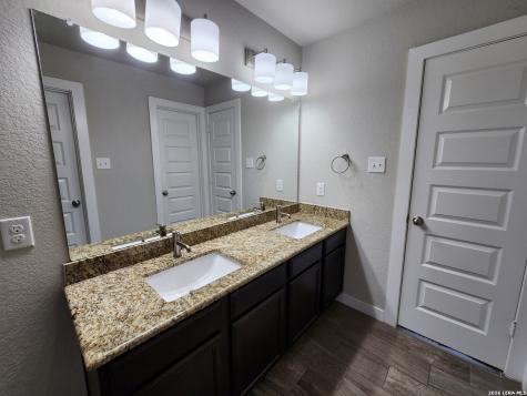 319 Creekside Curve New Braunfels TX 78130