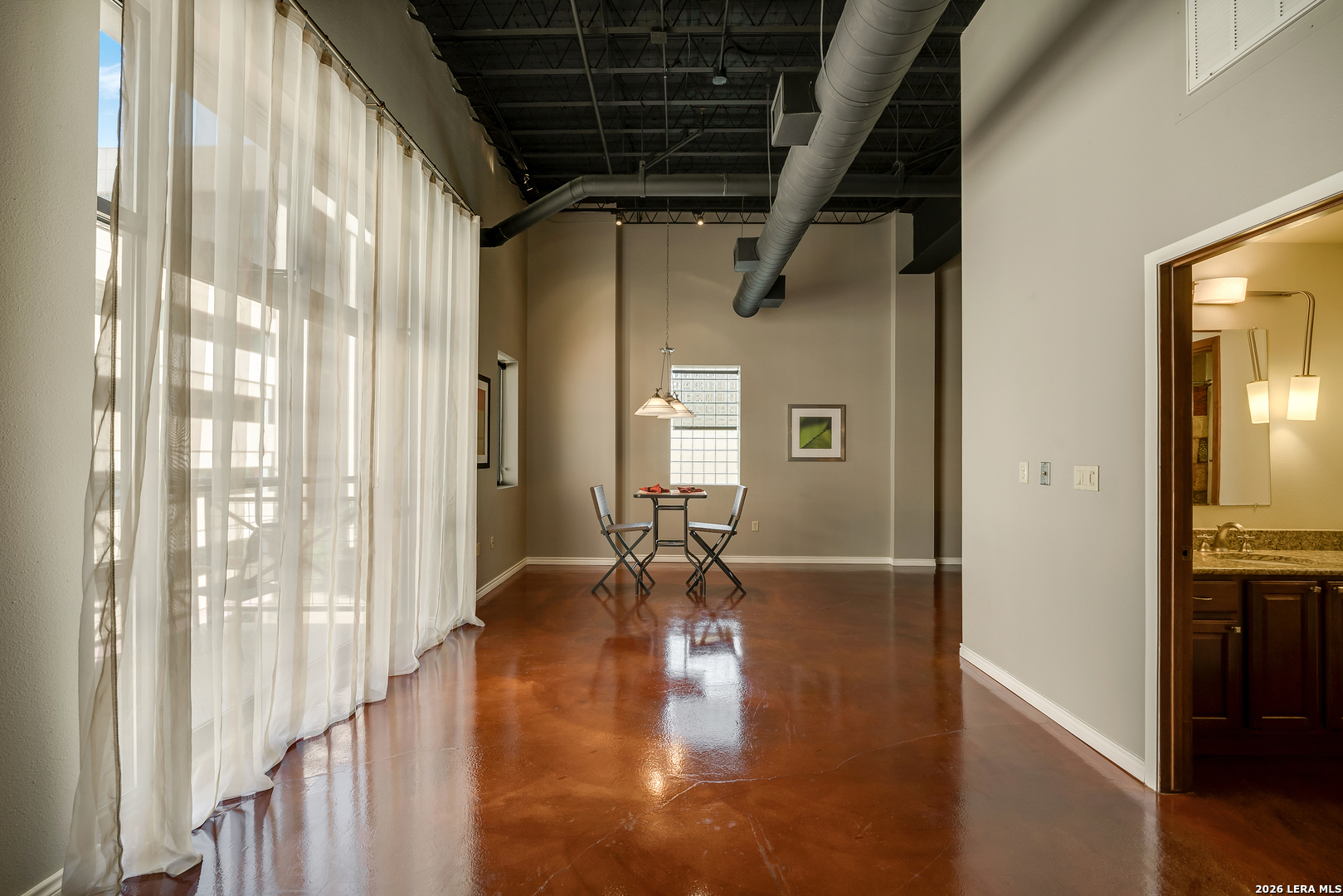 214 E Travis San Antonio TX 78205