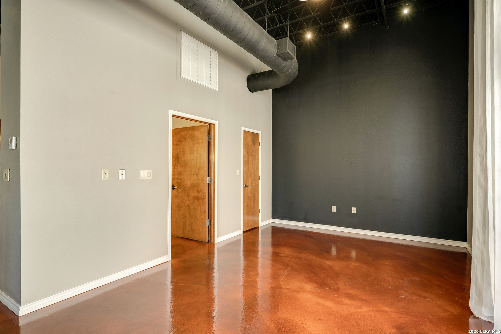 214 E Travis San Antonio TX 78205