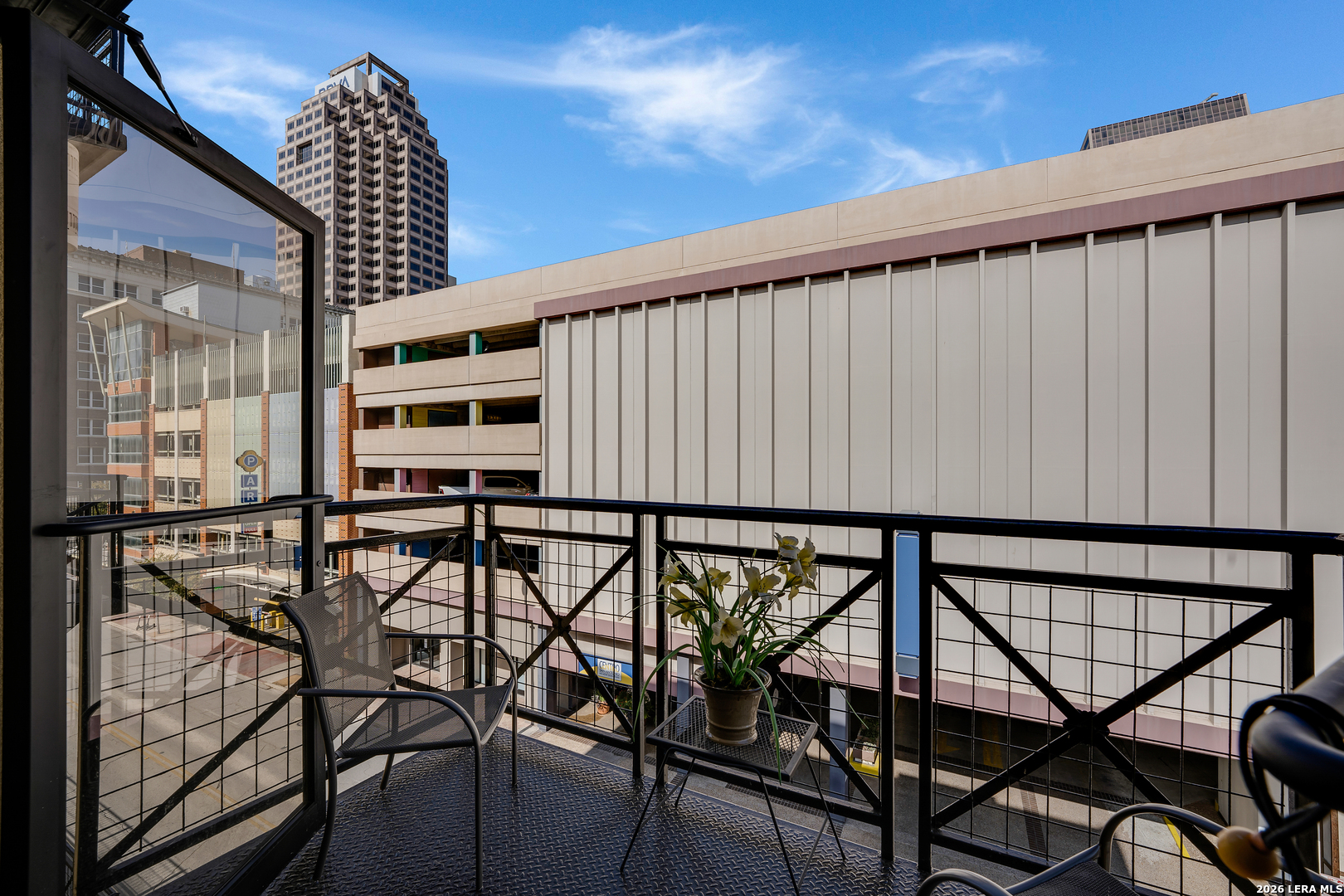 214 E Travis San Antonio TX 78205