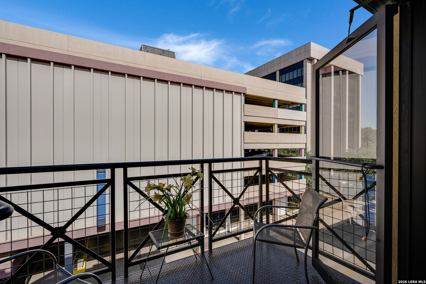 214 E Travis San Antonio TX 78205