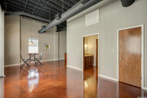 214 E Travis San Antonio TX 78205