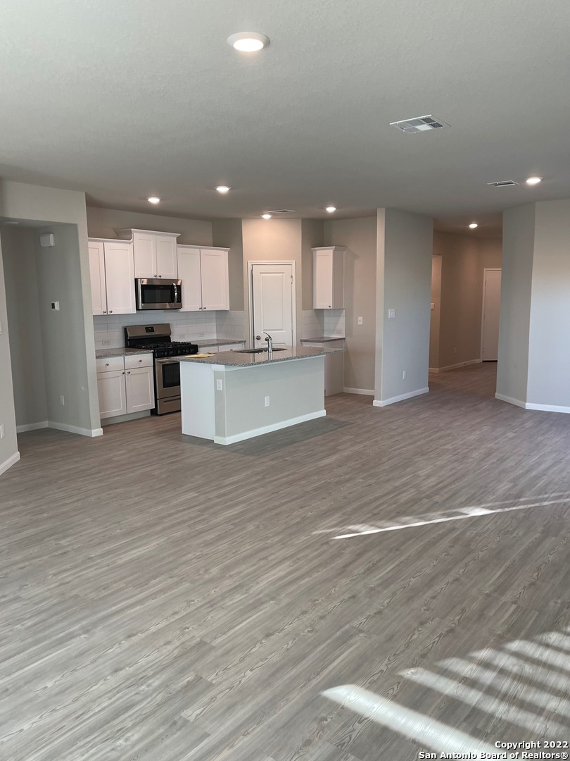 10538 Borlaug Street Converse TX 78109