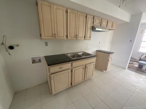 1218 Gardina San Antonio TX 78201