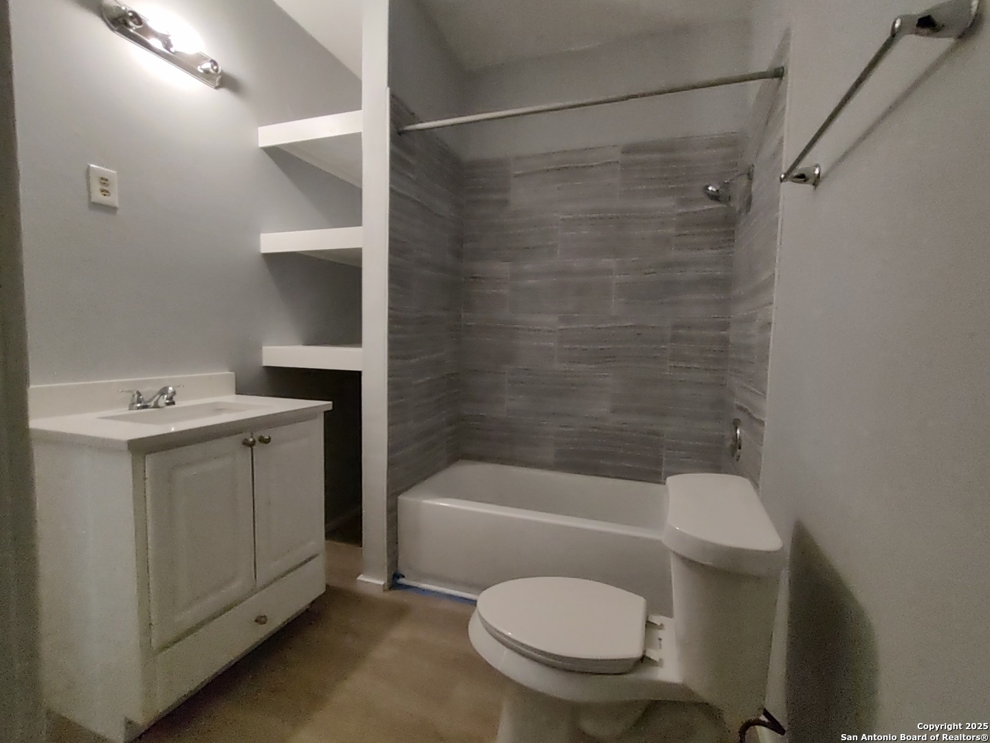 826 W Russell San Antonio TX 78212