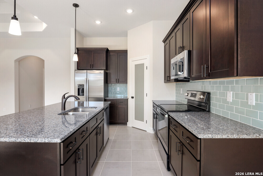 405 Park Circle Hondo TX 78861