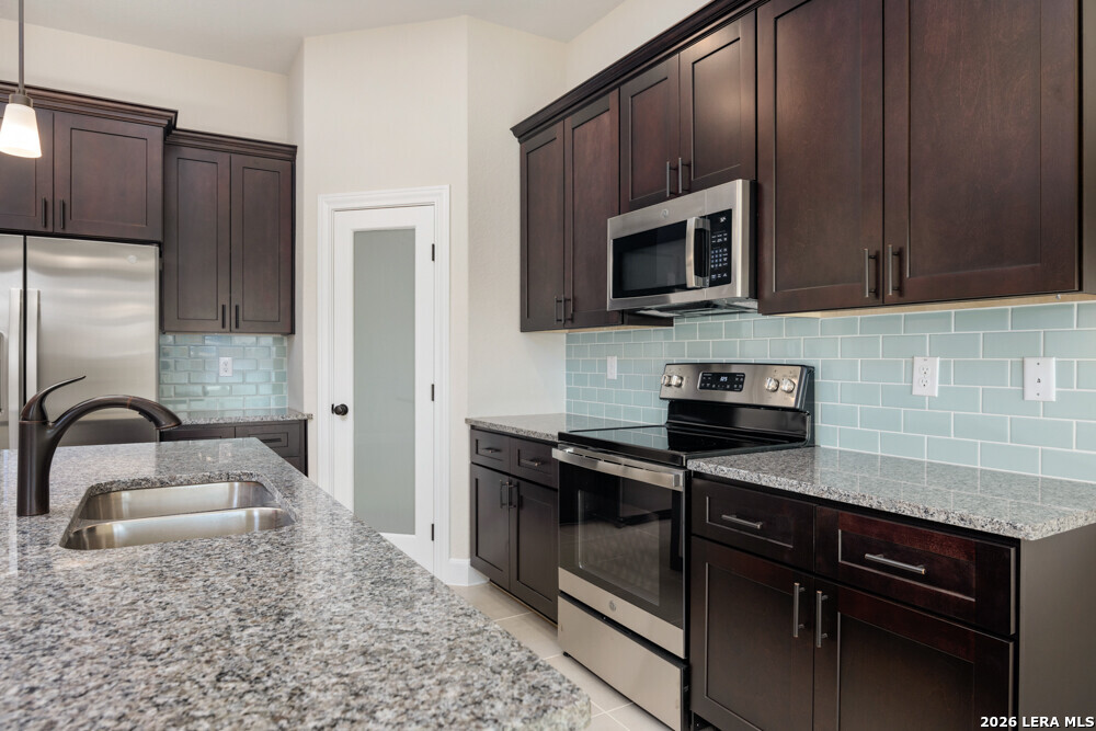 405 Park Circle Hondo TX 78861