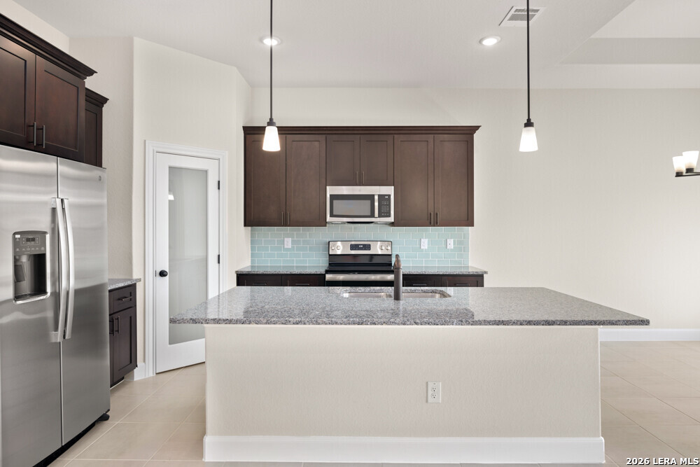405 Park Circle Hondo TX 78861