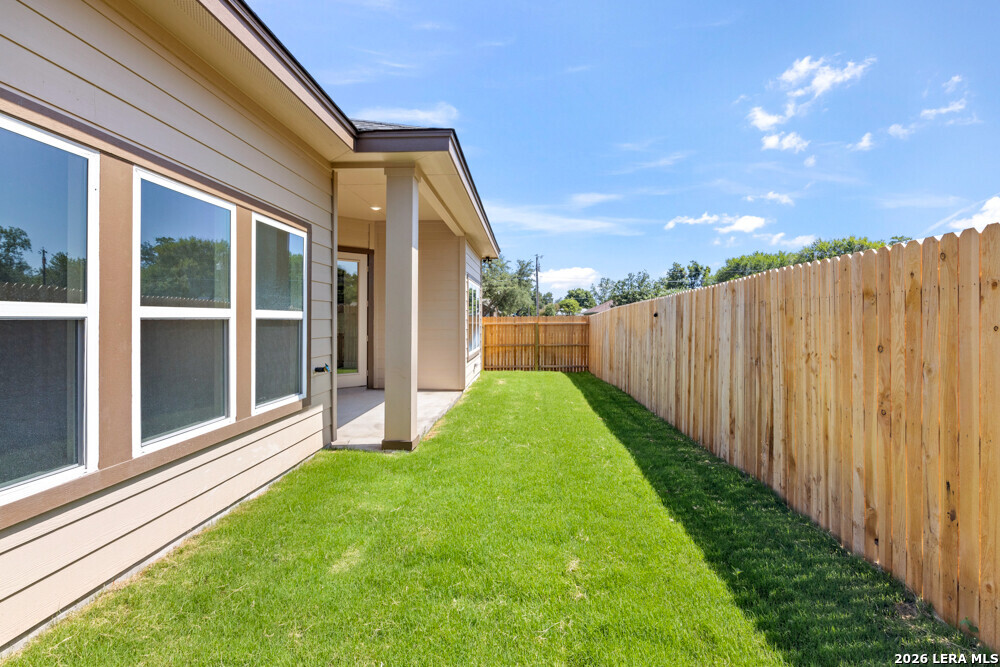 405 Park Circle Hondo TX 78861