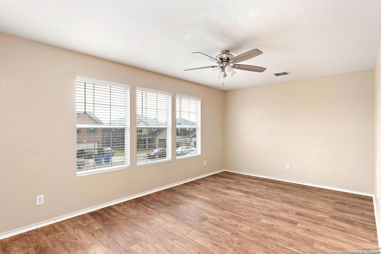 216 Willow Crest Cibolo TX 78108