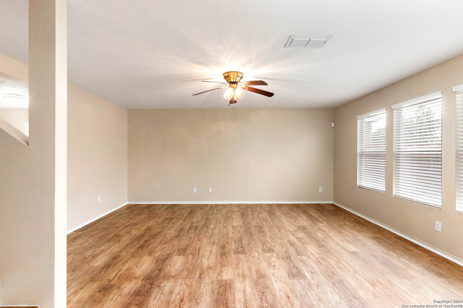 216 Willow Crest Cibolo TX 78108