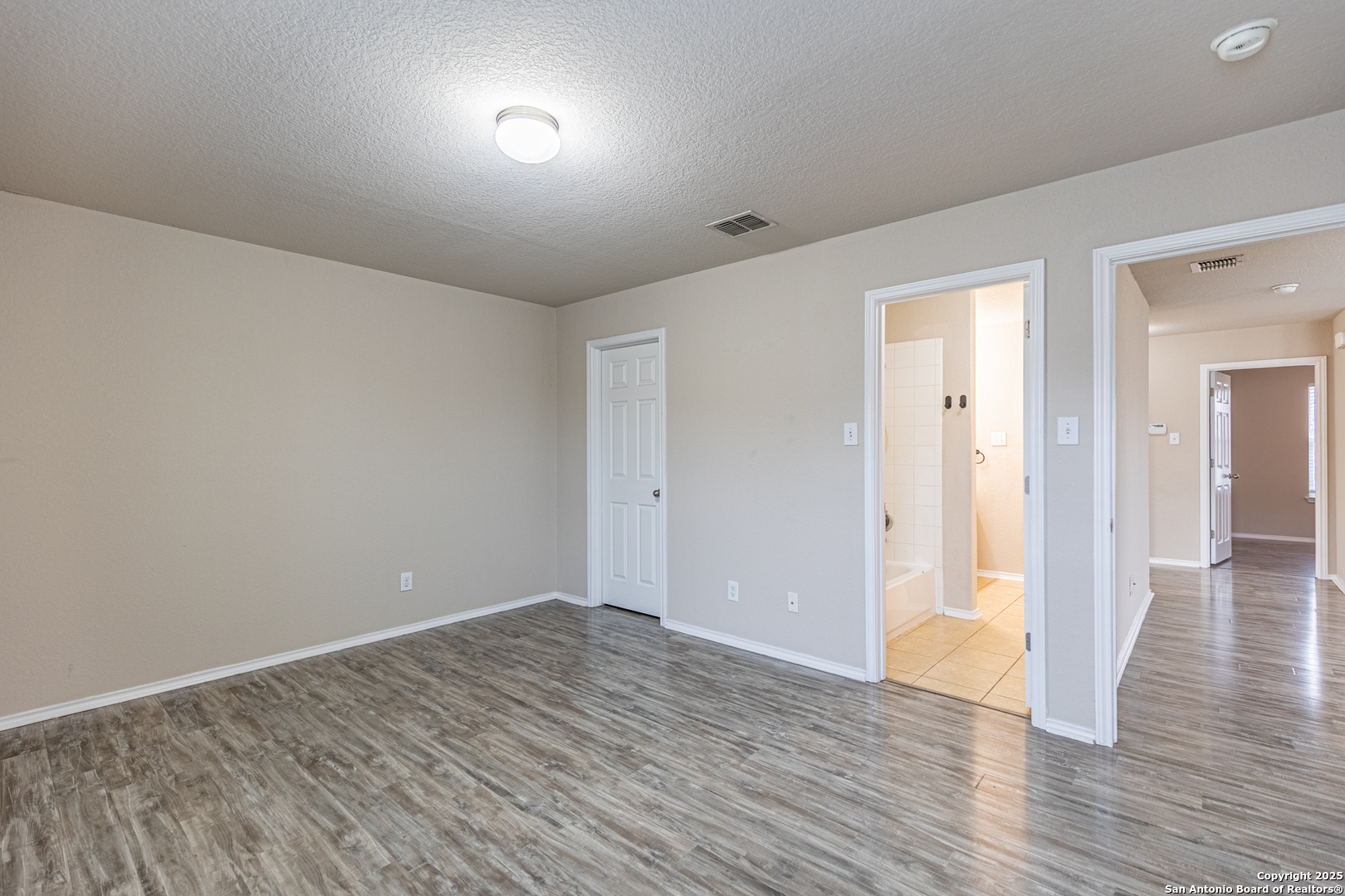 2319 Salmon Creek Converse TX 78109