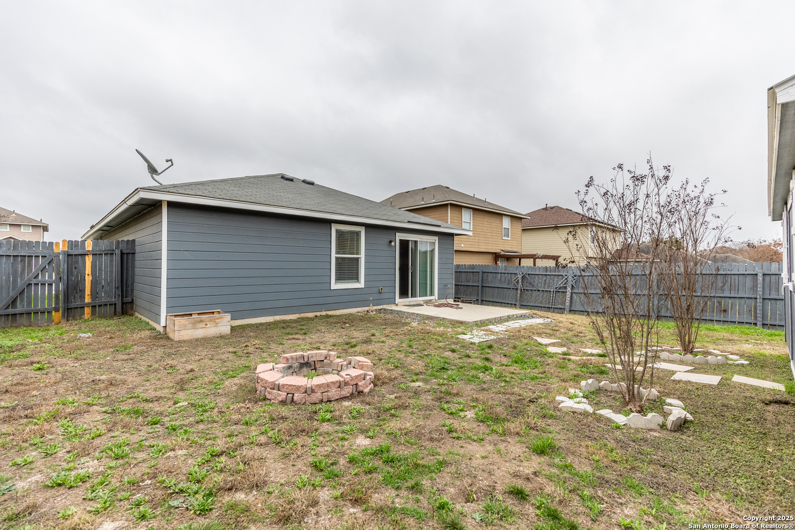 2319 Salmon Creek Converse TX 78109