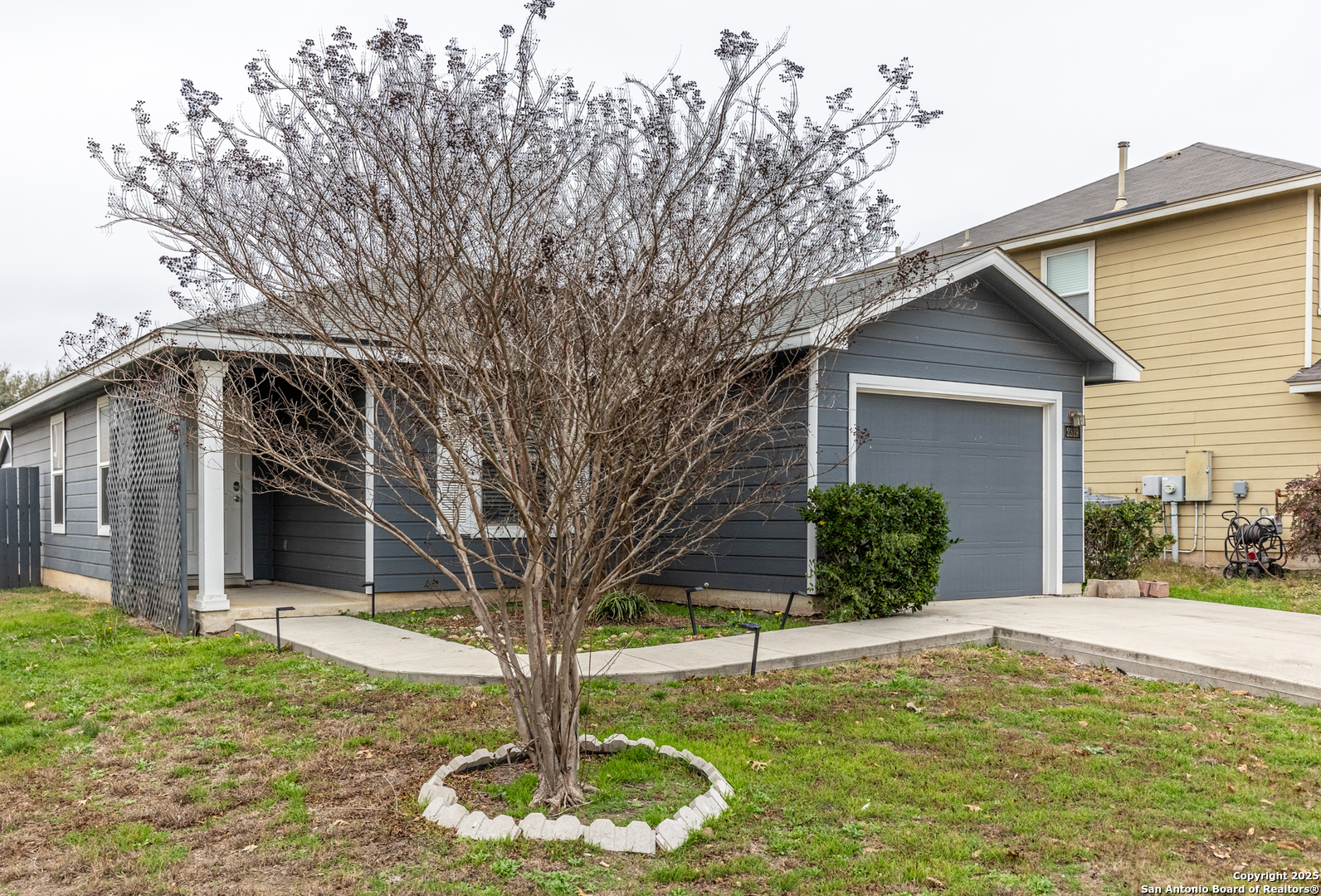 2319 Salmon Creek Converse TX 78109